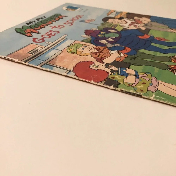 Vintage 1986 My Pet Monster Goes To School Golden Book - Picture 6 of 15